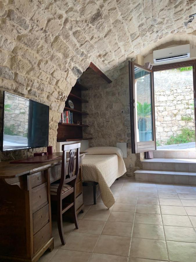 Aristogatti Hotell Ragusa Exteriör bild